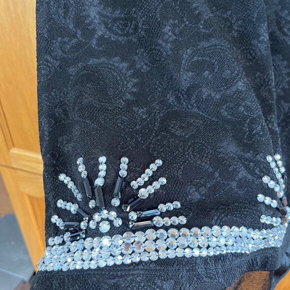 Elegant Black Embellished Short Sleeve Top - Picture 5 of 15